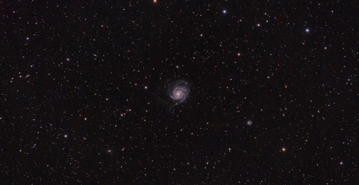 Featured image of post Widefield View of the Pinwheel Galaxy (M101)